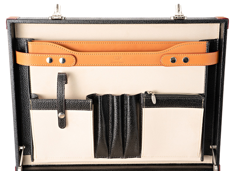 キプリス】アタッシェケース□カシューレザー